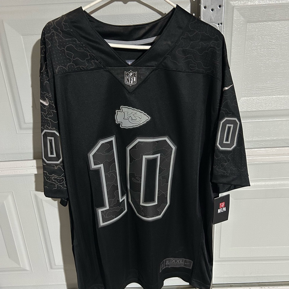 Unique Chiefs Hill jersey. Size XXL. Brand new.